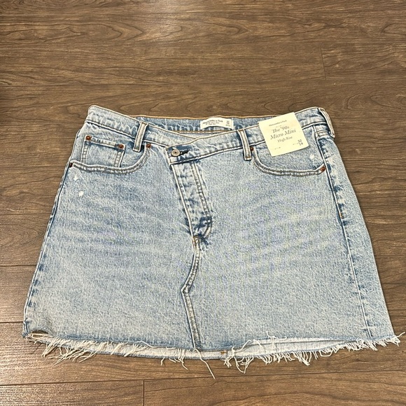 Abercrombie & Fitch Dresses & Skirts - Abercrombie & Fitch The 90’s Micro Mini Skirt